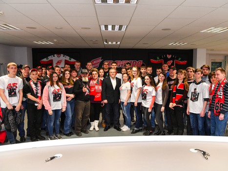 Встреча президента "Авангарда" Владимира Шалаева с болельщиками