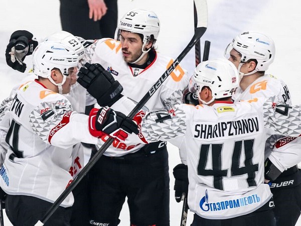 Хет-трик Шарипзянова помог «Авангарду» обыграть «Трактор»