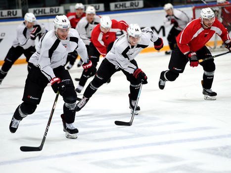 Тренировка "Авангарда" перед выездом в Астану