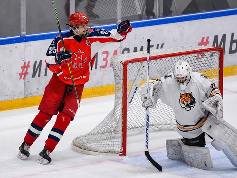 Третий игровой день финала Первенства ЮХЛ в Омске