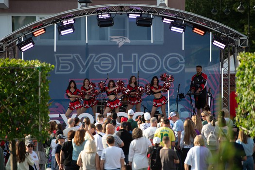 Дмитрий Рашевский в Омске на вечеринке Буэнос Летос