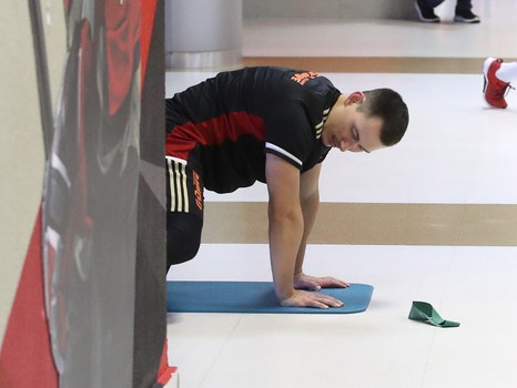 «Авангард» продолжает тренировки