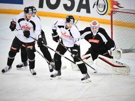 Раскатка "Авангарда" перед матчем с "Амуром"