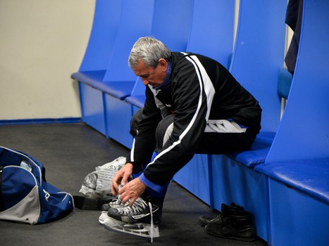 "Офисные Ястребы": вручение игровых свитеров и ледовая тренировка