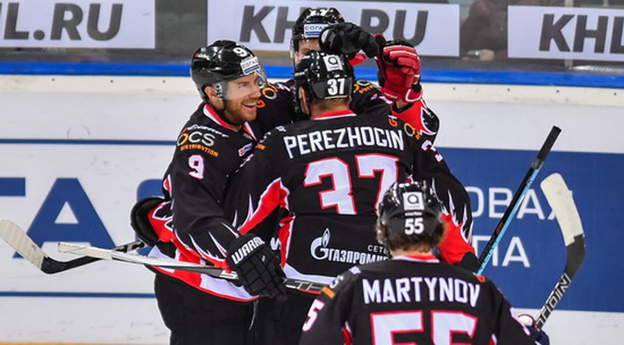 Дерек Рой пробивает Сорокина в ближнем бою!