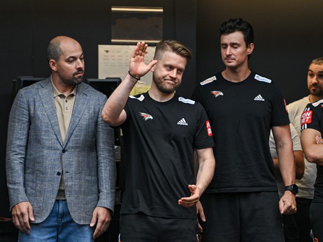 Первая ледовая тренировка «Авангарда»