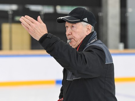 Мастер-класс Егора Мартынова для воспитанников Хоккейной Академии «Авангард» в Омске