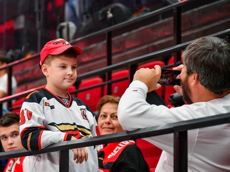 Первая официальная игра на G-Drive Арене: «Омские Ястребы» – «Сибирские Снайперы»