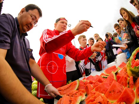 "Территория Авангарда". Часть 1. Площадь у "Арены Омск"