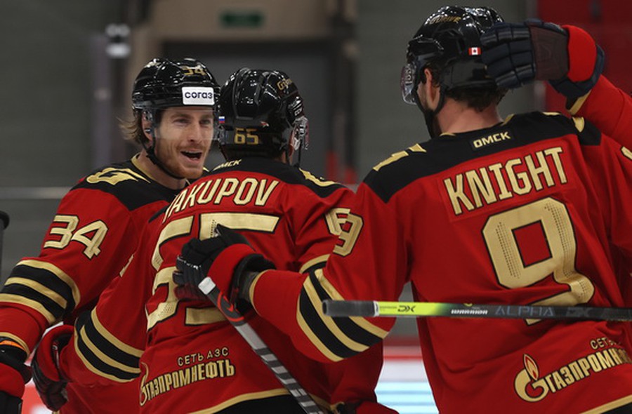 Победная раздевалка «Авангарда» и комментарии Василия Демченко после матча с «Салаватом Юлаевым»