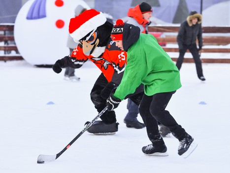 Выходные с «Авангардом» на городском катке на Бударина