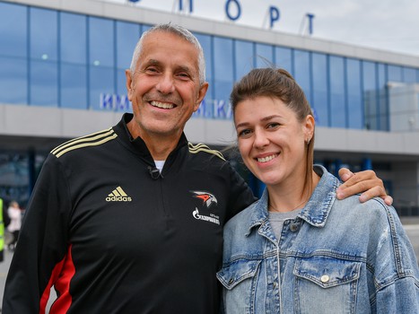 Боб Хартли прилетел в Омск