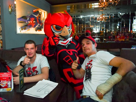 Хоккейная вечеринка в баре Svoи