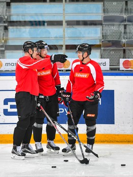 Открытая тренировка "Авангарда" для СМИ