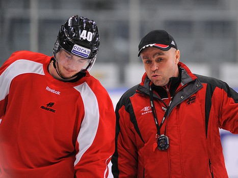 Первая тренировка Хенрика Карлссона в "Авангарде"