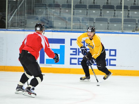 Открытая тренировка "Авангарда" для СМИ перед стартом плей-офф