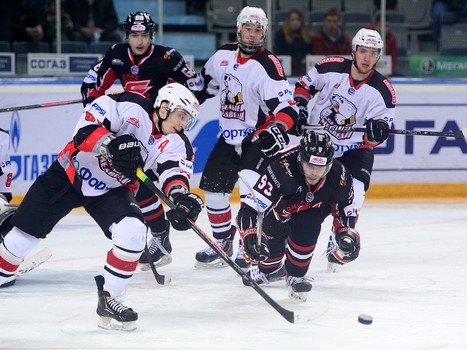 1/4 финала плей-офф МХЛ. Матч №3. "Омские Ястребы" - "Белые Медведи" 6:2