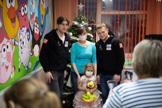 «Авангард» в гостях у болельщиков из гематологического отделения ОДКБ