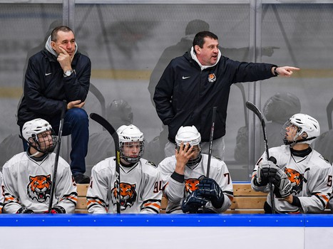 Четвёртый игровой день финала Первенства ЮХЛ в Омске