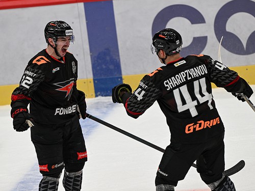 ВЫДЕРЖАЛИ НАТИСК | Победная раздевалка «Авангарда» после 2-го матча с ЦСКА (ВИДЕО)