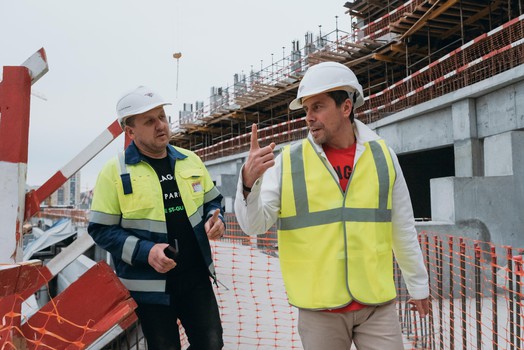 Год строительства «Арены Омск» отметили поднятием чемпионского флага