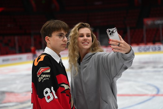 Массовые катания для 75 первых покупателей абонементов на матчи «Авангарда» в сезоне 2025/26 с Михаилом Гуляевым