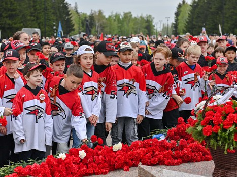Возложение цветов в Парке Победы