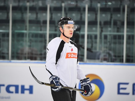 Виталий Меньшиков принял участие в раскатке "Авангарда" перед матчем с "Трактором"