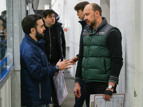 Полуфиналы и матчи за 5-8 места Первенства ЮХЛ в Омске