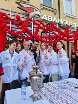 Первая вечеринка Буэнос Летос: Луи Робитайл