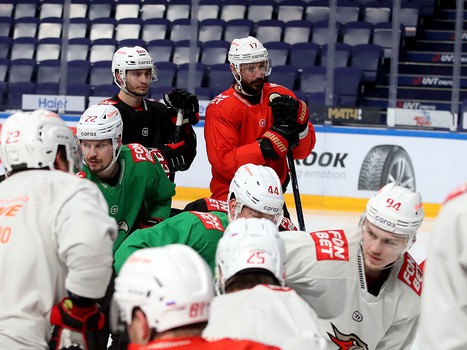 Тренировка «Авангарда» перед пятым матчем серии с «Ак Барсом»