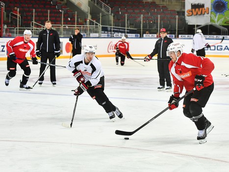 Раскатка "Авангарда" перед выездным матчем в Риге