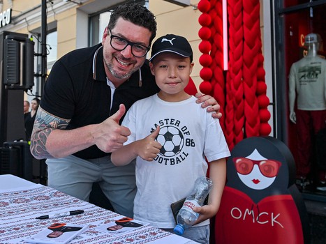 Первая вечеринка Буэнос Летос: Луи Робитайл