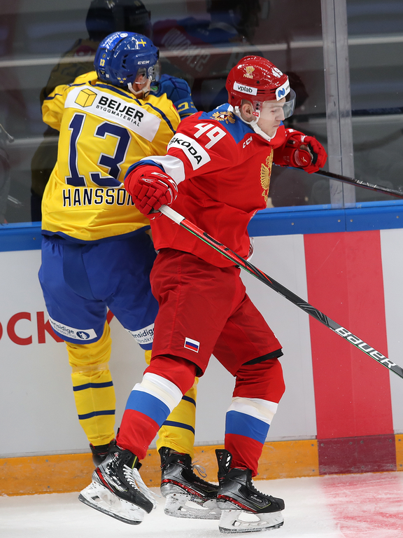 Семёнов и Войнов в матче сборной России против Швеции на Кубке 1 канала