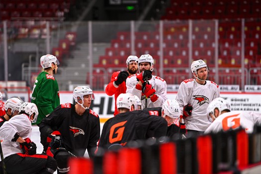 Раскатка «Авангарда» перед матчем в Челябинске