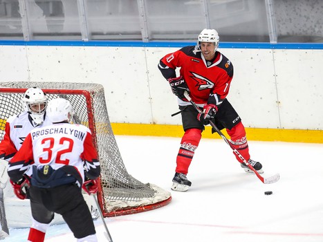 Сборная «Авангард» - Сборная «Газпром нефть» 10:4