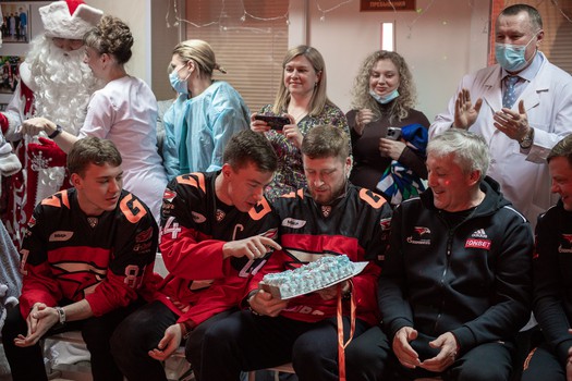 «Авангард» в гостях у гематологического отделения ОДКБ