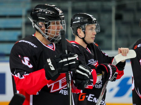 Первая победа "Офисных Ястребов"