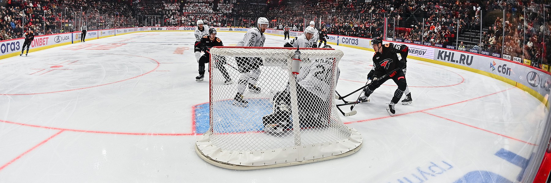 День игры: 15 февраля, 17:00 (омск.вр.) «Авангард» - «Трактор»