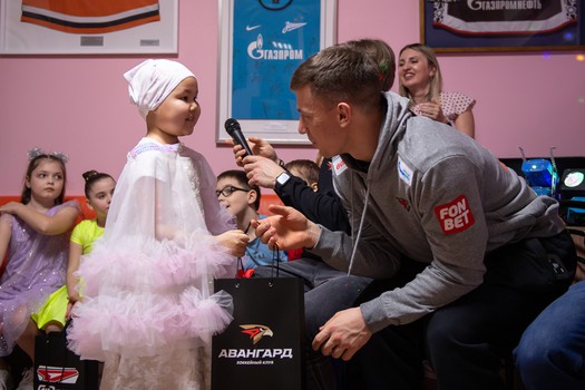 «Авангард» в гостях у болельщиков из гематологического отделения ОДКБ