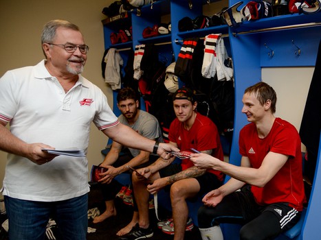 Общее фото "Авангарда" перед стартом сезона 2015-2016