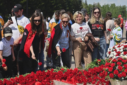 Возложение цветов в Парке Победы