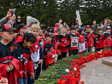 Возложение цветов в Парке Победы
