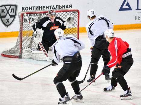 Тренировка "Авангарда" перед отправлением на выезд