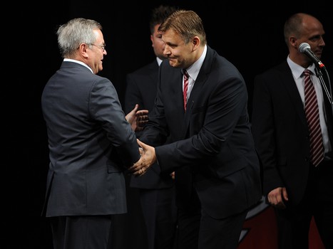 Презентация игроков и тренеров хоккейной команды "Авангард" перед сезоном КХЛ-2014/15