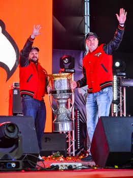 «Авангард» привёз Кубок Гагарина в Омск!