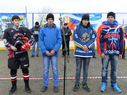 Денис Куляш помогает юным хоккеистам Омской области