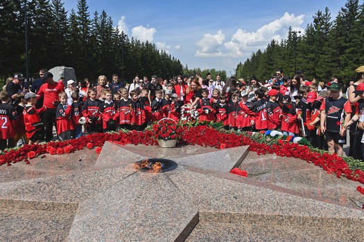 Возложение цветов в Парке Победы