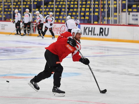 "Авангард" готовится к матчу с "Йокеритом"