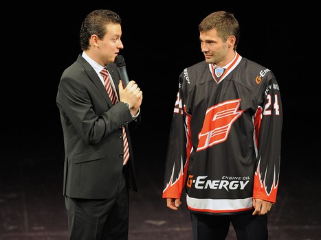 Презентация игроков и тренеров хоккейной команды "Авангард" перед сезоном КХЛ-2014/15